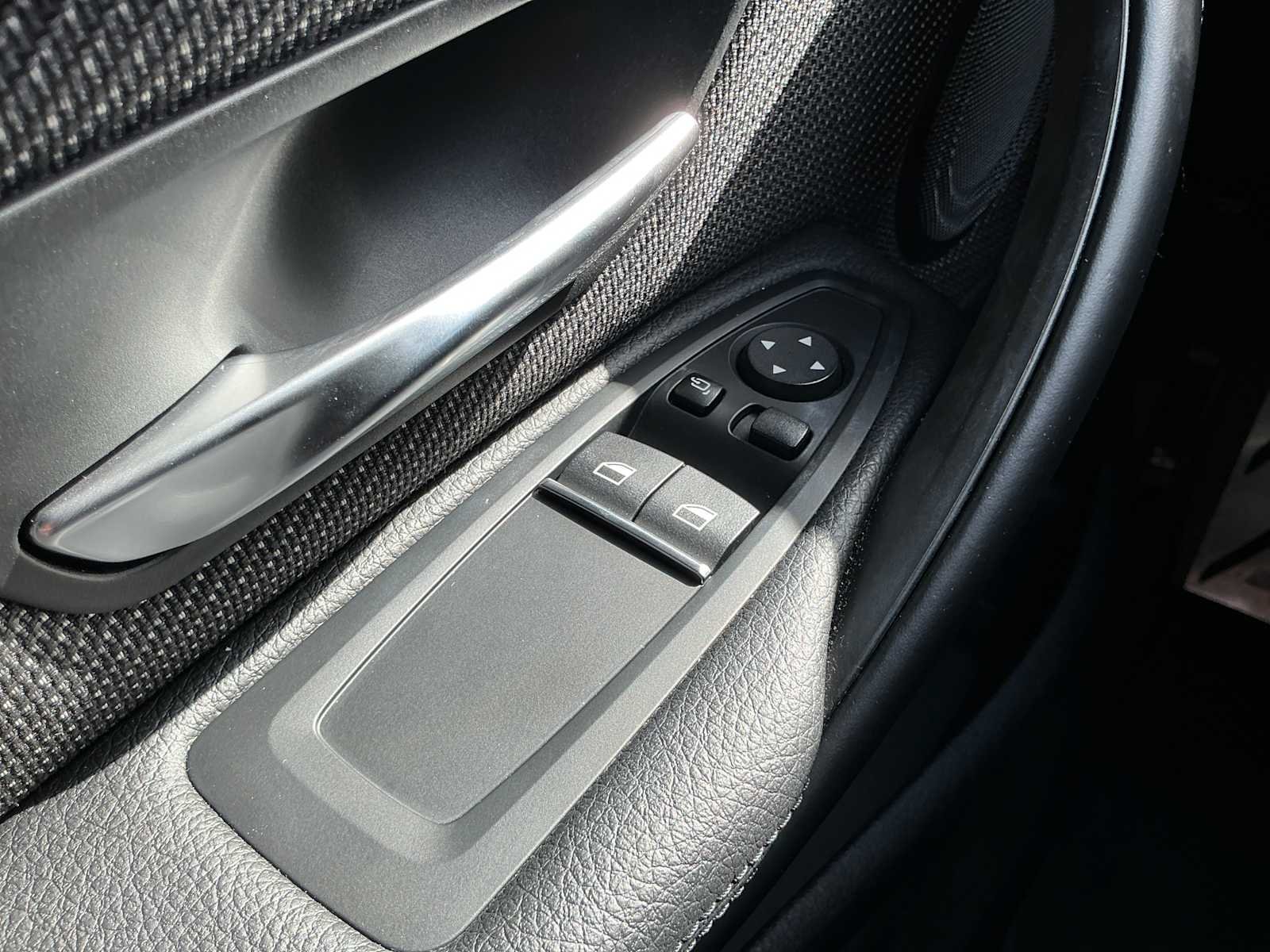 Used 2020 San Marino Blue Metallic BMW  image 18
