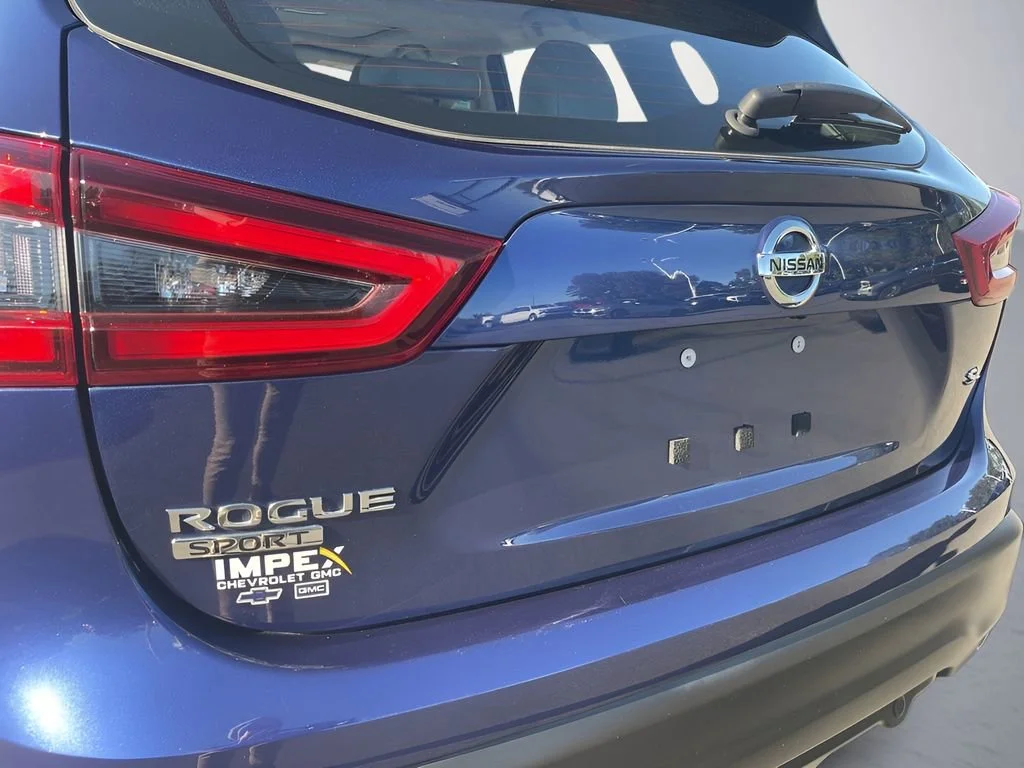 Used 2020 Blue Nissan SL image 39