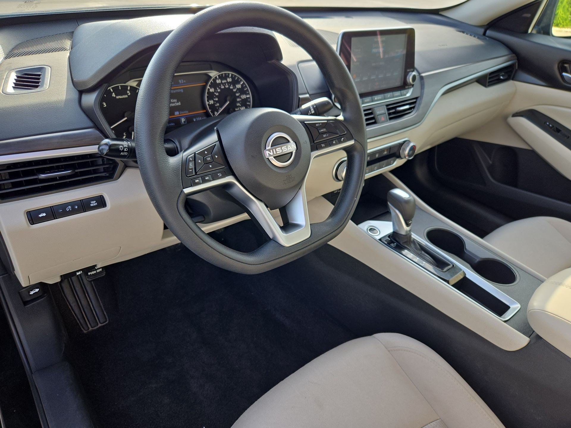 Used 2025 Super Black Nissan SV image 12