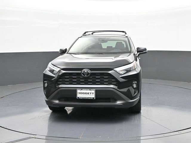 Used 2025 Black Toyota XLE Premium image 27