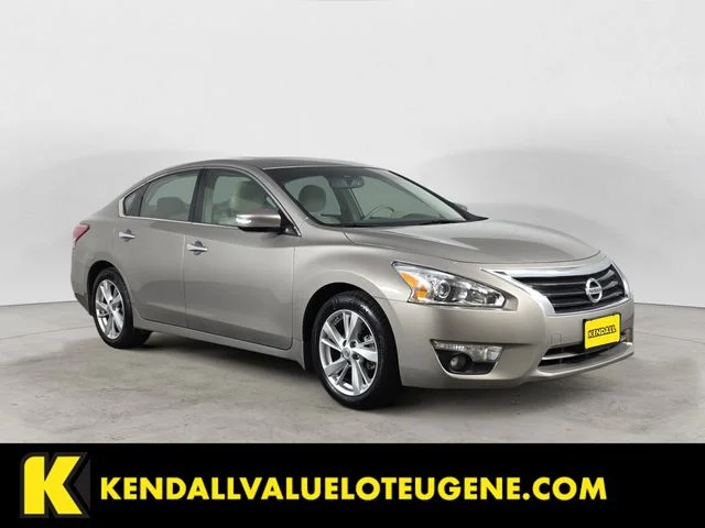 Used 2013 Beige Nissan 2.5 SV image 3