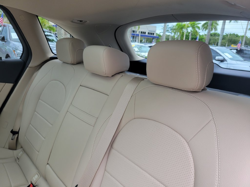 Used 2022 Black Mercedes-Benz GLC 300 image 12