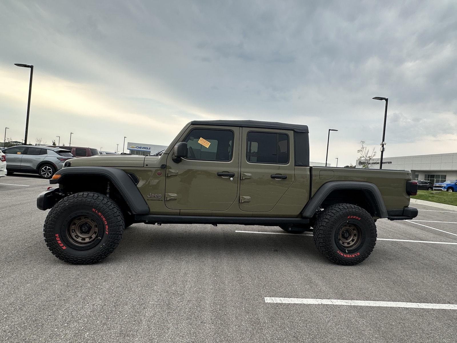 Used 2025 41 Jeep Rubicon image 3