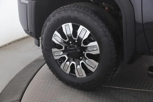 Used 2025 Black GMC Denali image 13