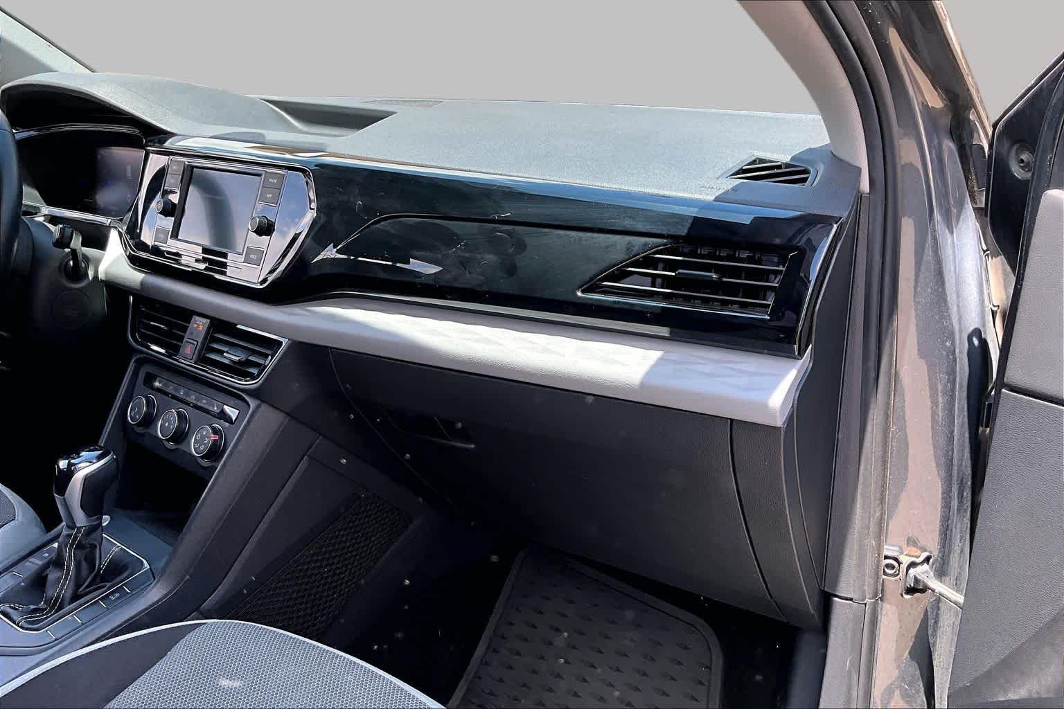 Used 2022 Platinum Gray Metallic Volkswagen S image 19