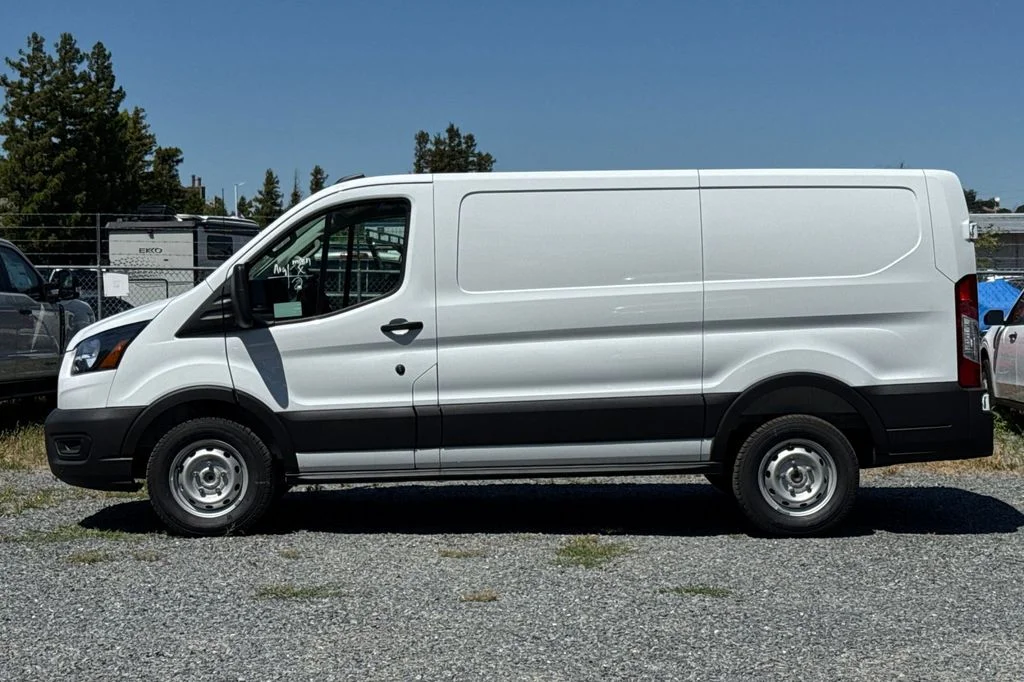 New 2026 Oxford White Ford Cargo Van image 7