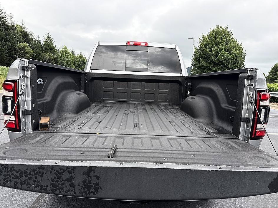 Used 2019 Billet Silver Metallic Clearcoat Ram Power Wagon image 23