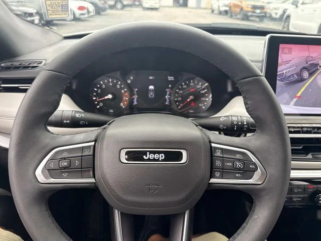 Used 2025 White Jeep Limited image 33