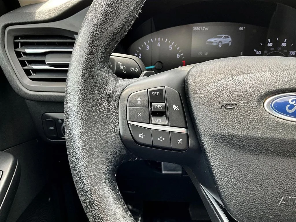 Used 2020 Red Ford SEL image 15