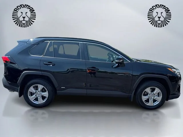 Certified Used 2025 Midnight Black Metallic Toyota LE image 5