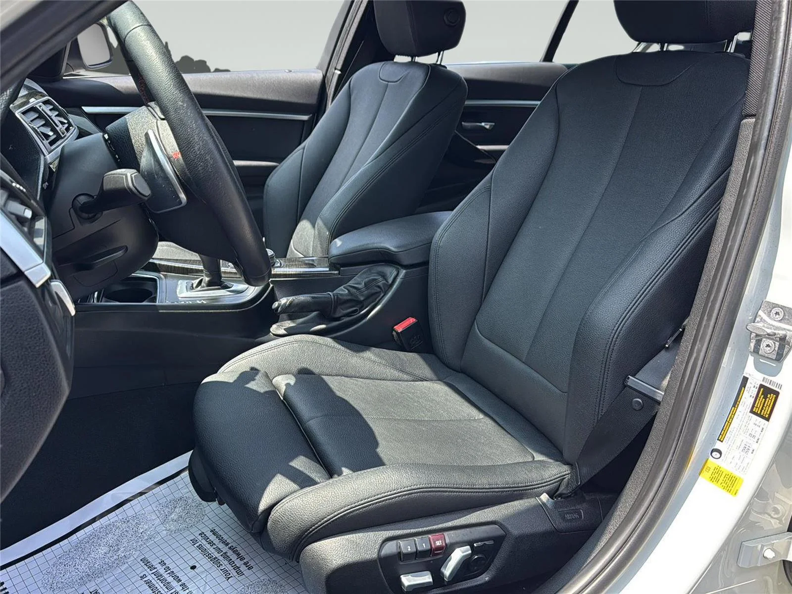 Used 2018 Alpine White BMW 328d image 14
