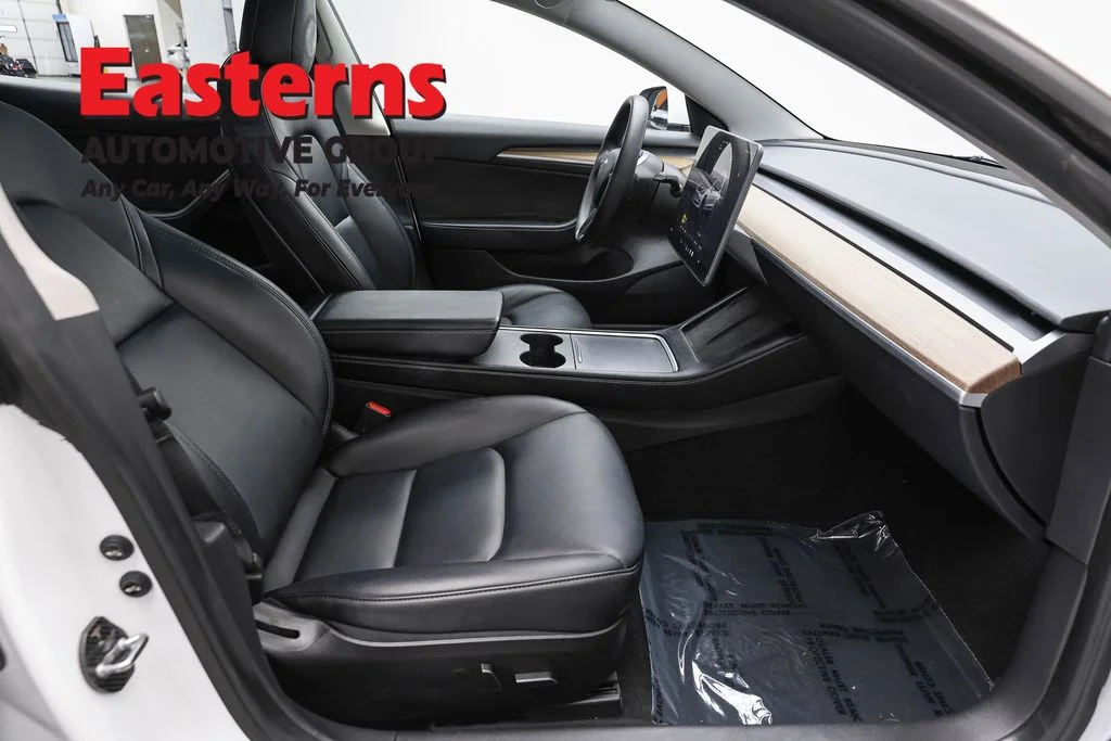 Used 2022 White Tesla Long Range image 18