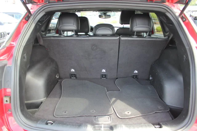 Used 2024 Red Jeep Latitude image 25