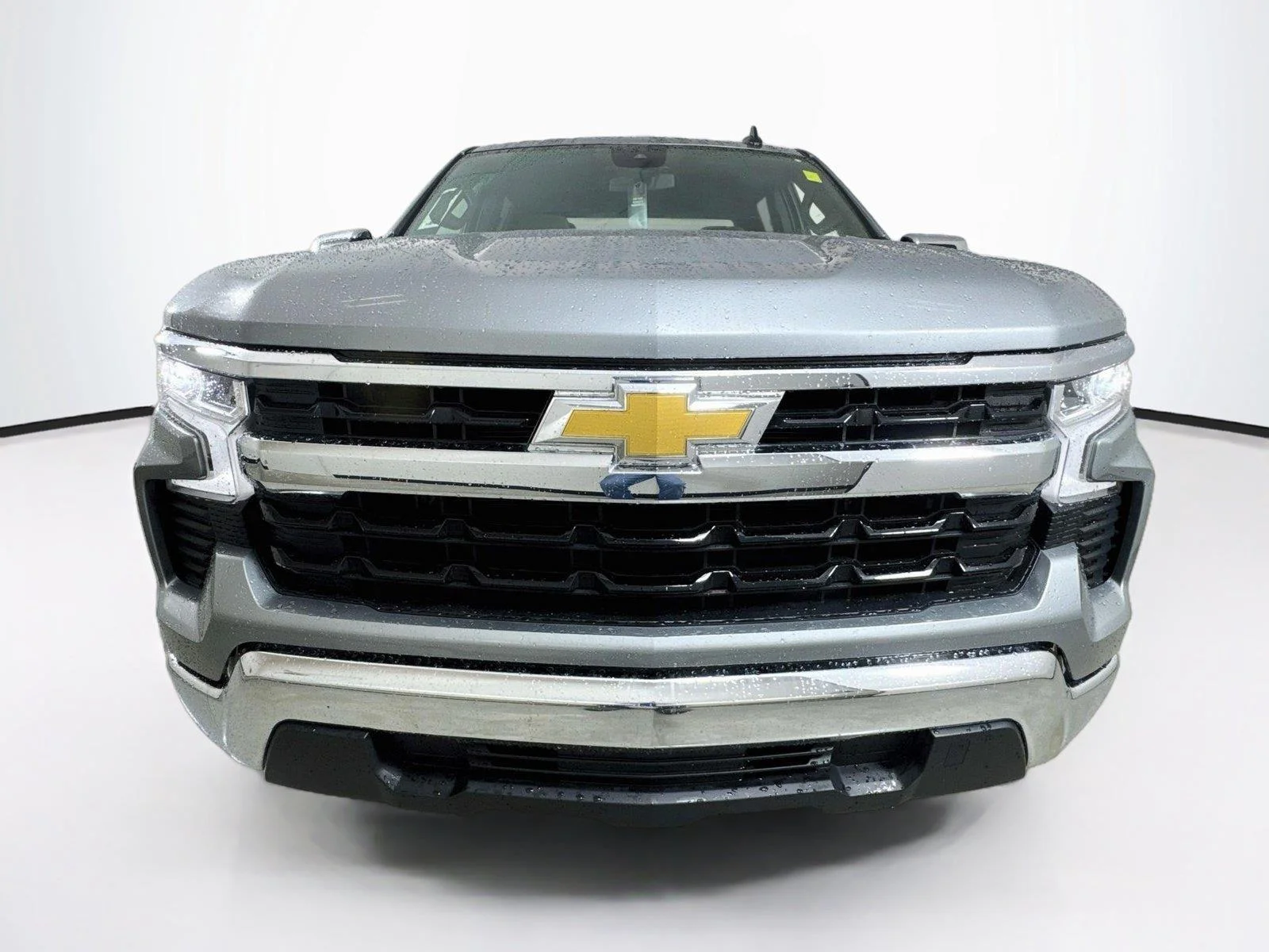 Used 2025 Sterling Gray Metallic Chevrolet LT image 4