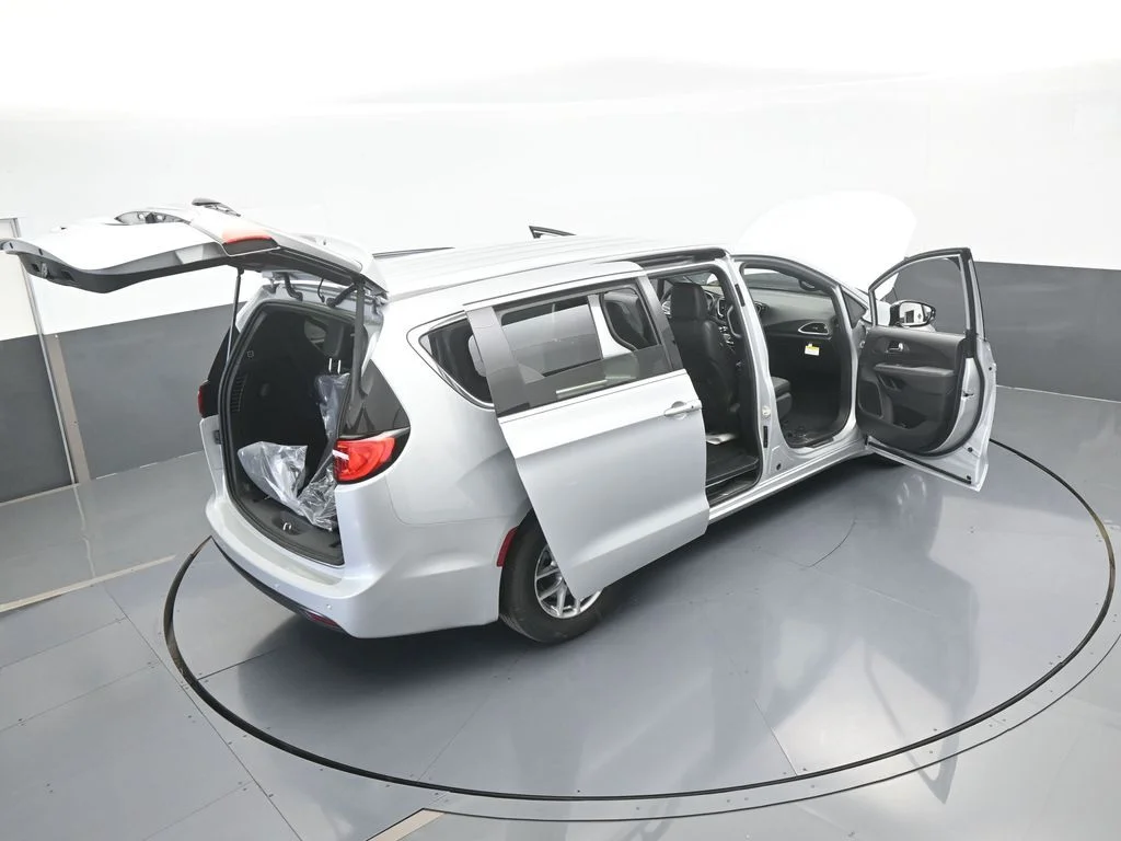 2026 Chrysler Voyager LX - Photo 65