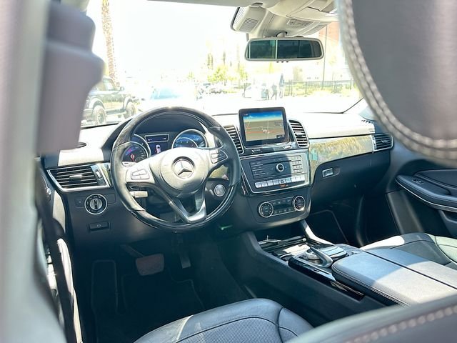 Used 2018  Mercedes-Benz GLS 550 image 24