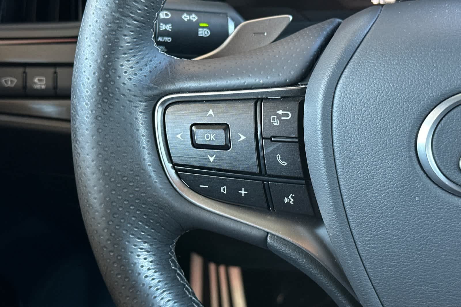 Certified Used 2023 Iridium Lexus F SPORT Handling image 25