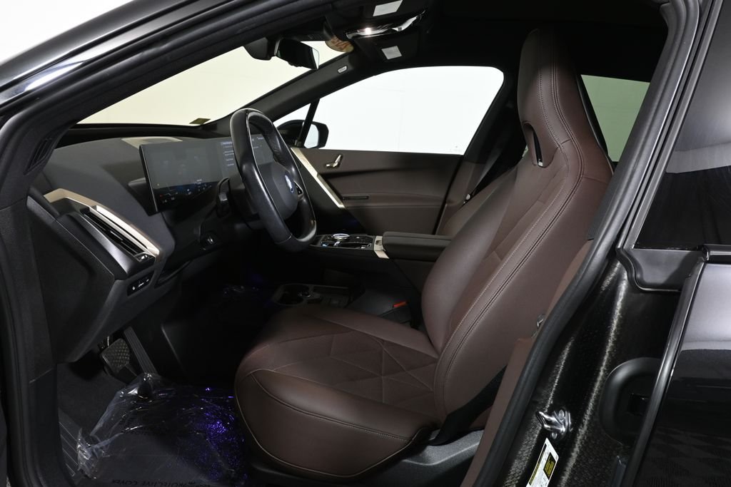 Certified Used 2024 Black Sapphire Metallic BMW xDrive50 image 3
