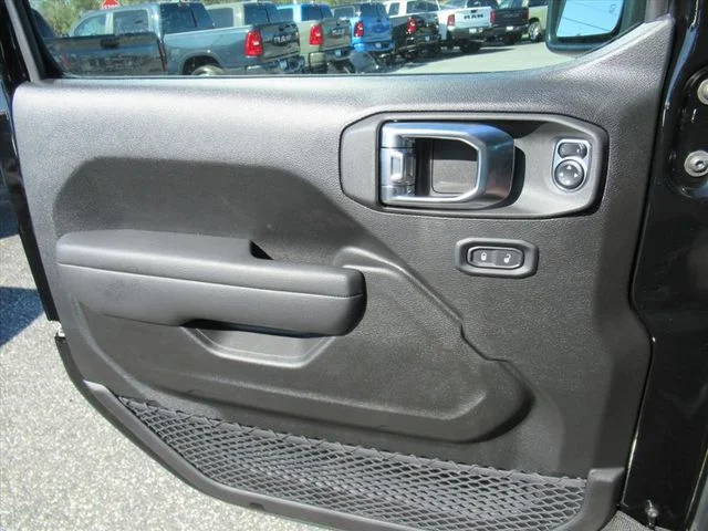 New 2026 Black Clear-Coat Exterior Paint Jeep Sport S image 19