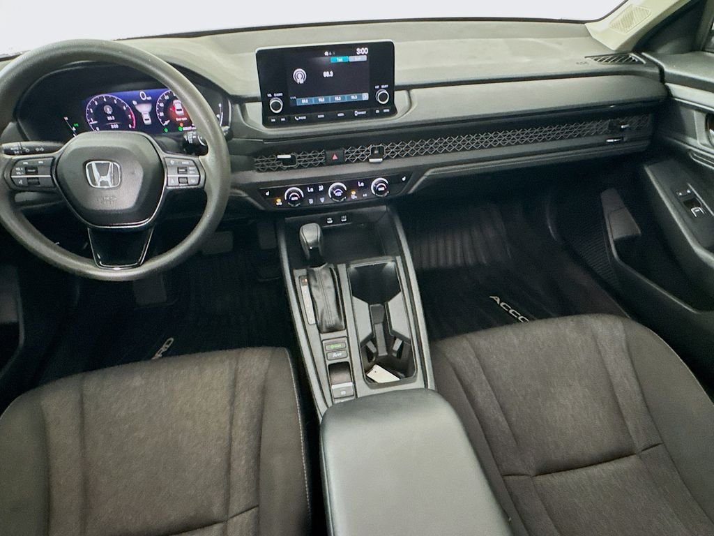 Used 2023 White Honda EX image 27