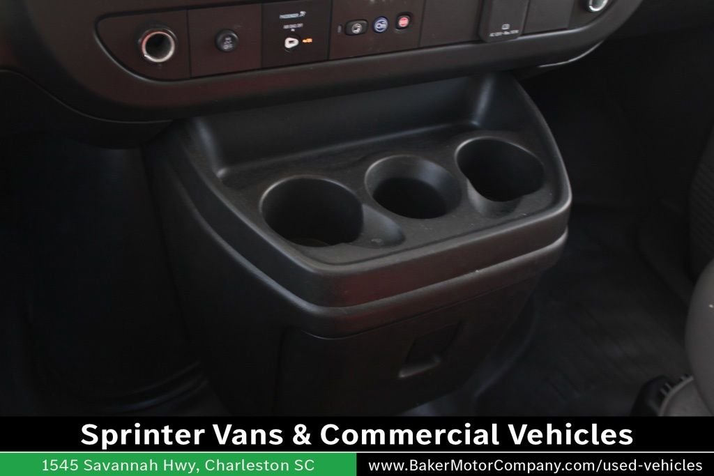 2023 GMC Savana Cargo Work Van - Photo 31