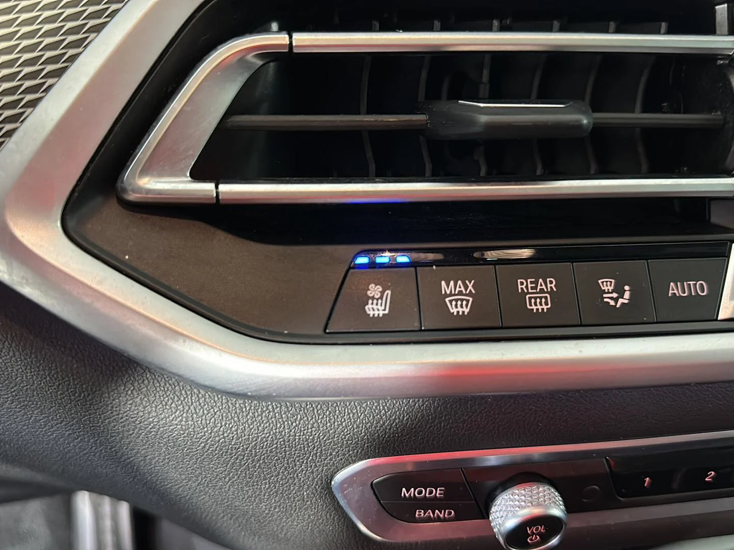 Used 2022 Black Sapphire Metallic BMW M50i image 20