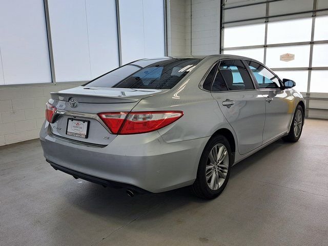 Used 2015 Silver Toyota SE image 5