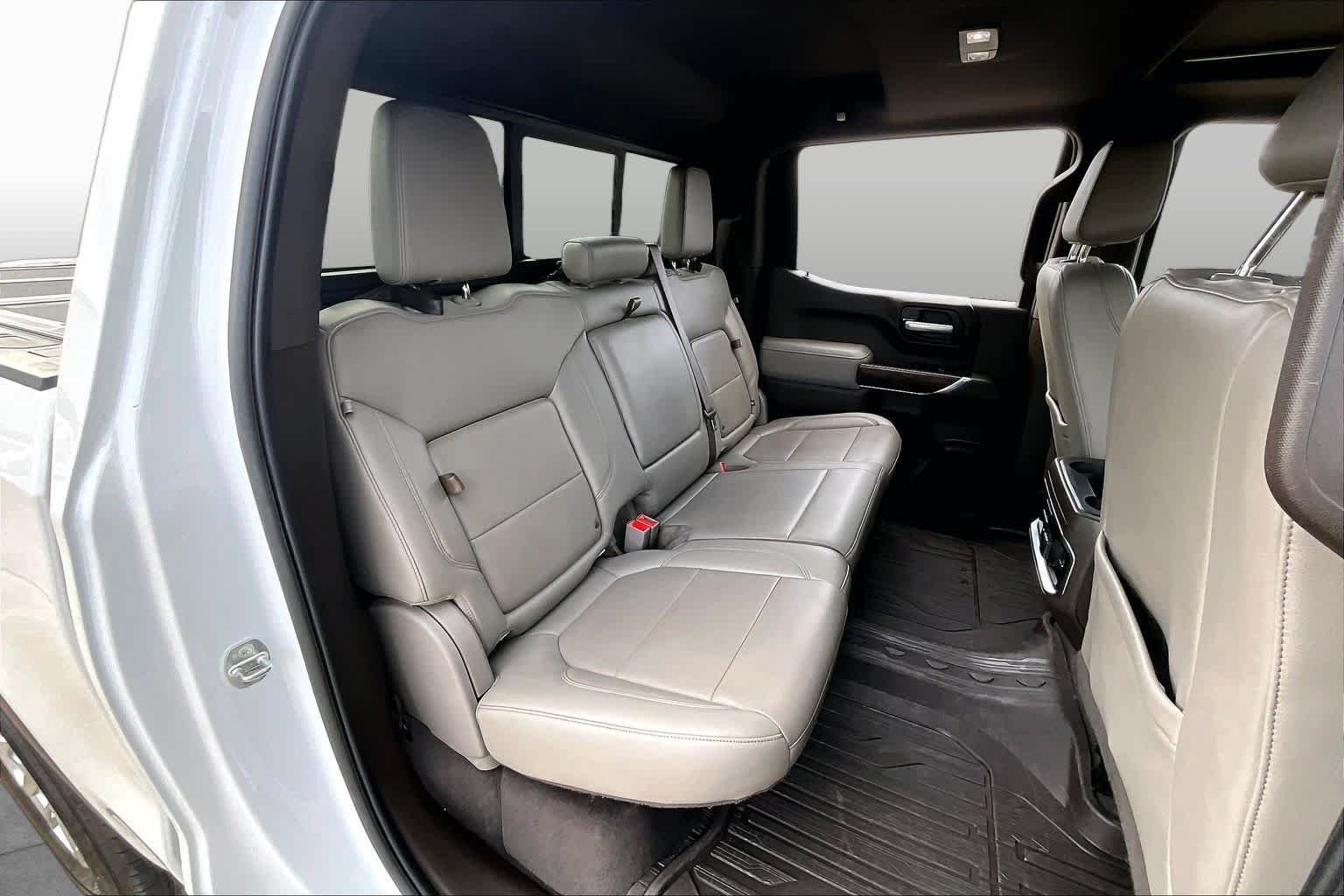 Used 2020 White Frost Tricoat GMC SLT image 20