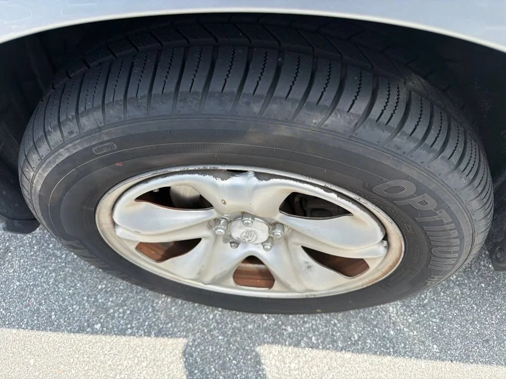 Used 2017 Silver Subaru 2.5i image 10