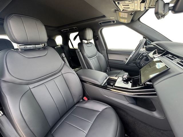New 2026 Santorini Black Land Rover Dynamic SE image 16