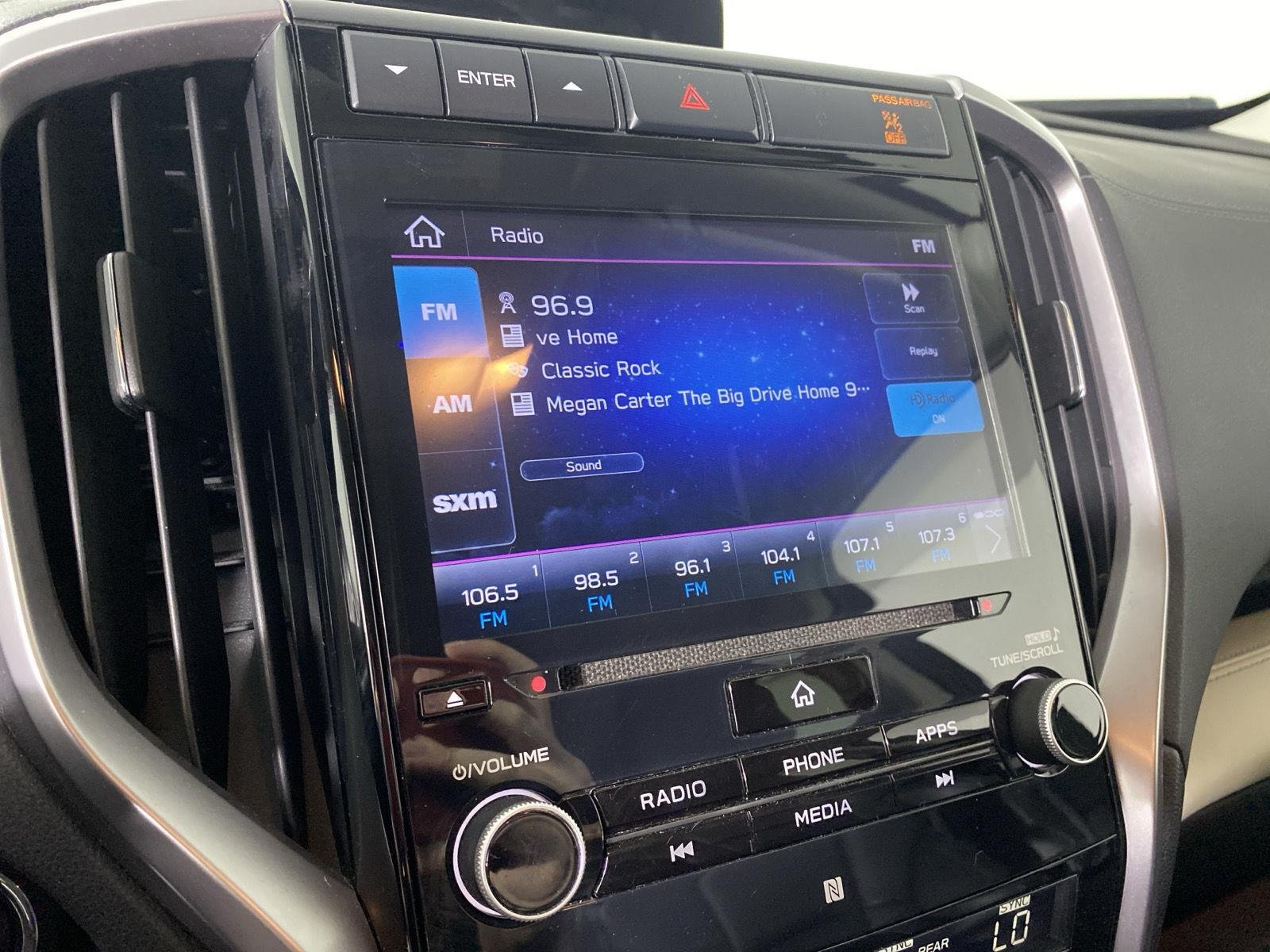 Used 2020 Magnetite Gray Metallic Subaru Limited image 19