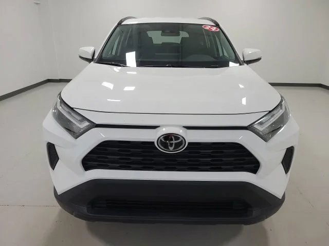 Used 2024 Ice Cap Toyota XLE image 30