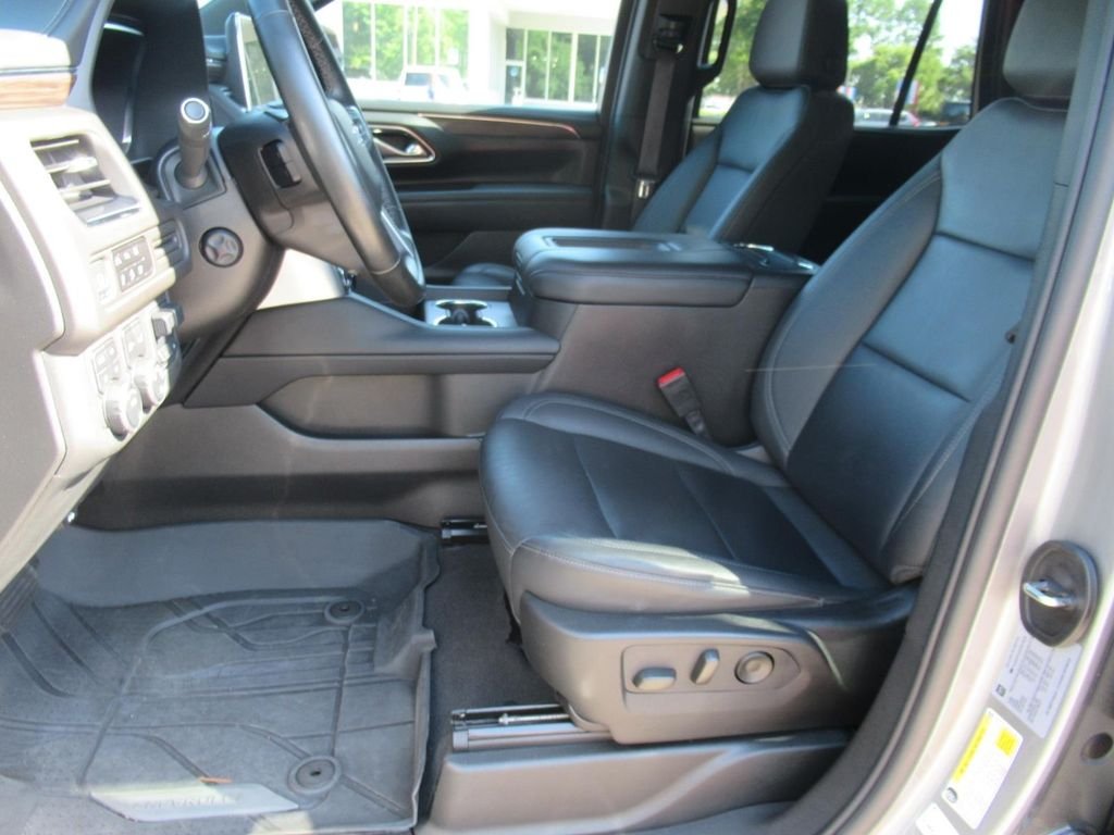 Used 2024 Gray Chevrolet Z71 image 19