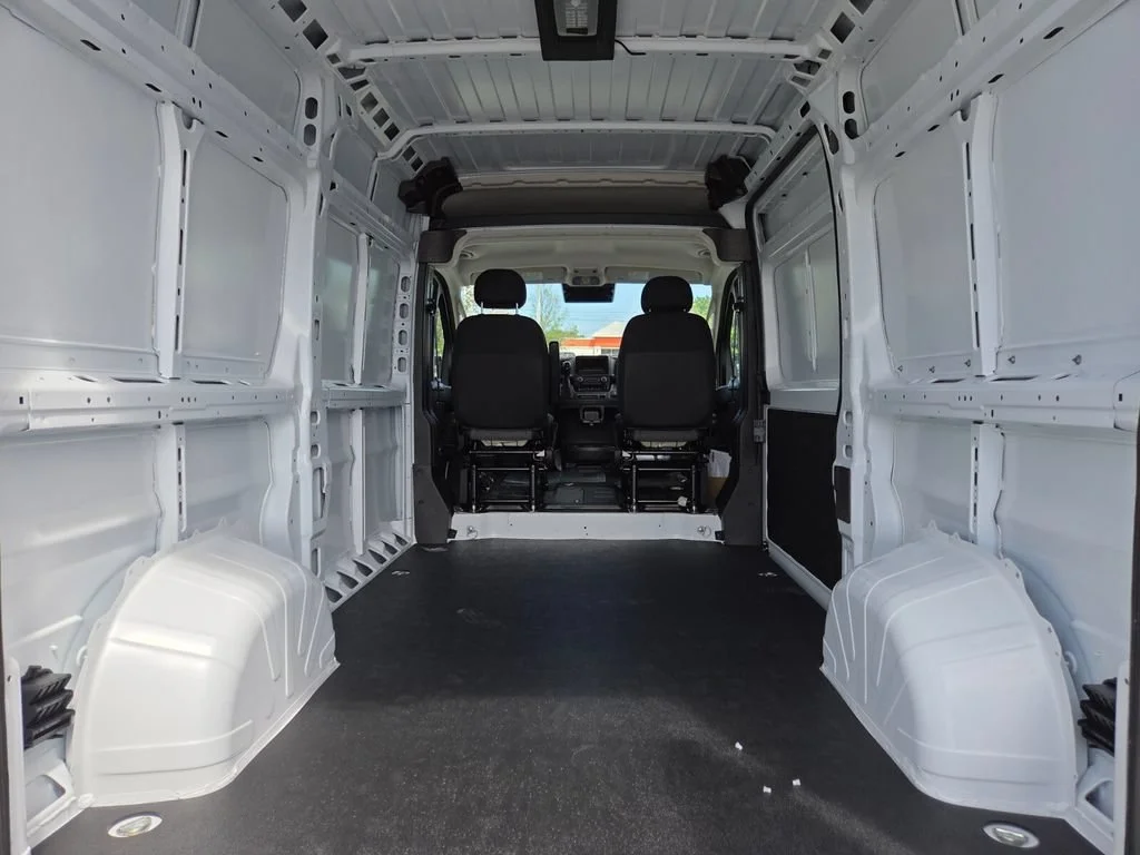 New 2026 Bright White Clear-Coat Exterior Paint RAM Tradesman image 11