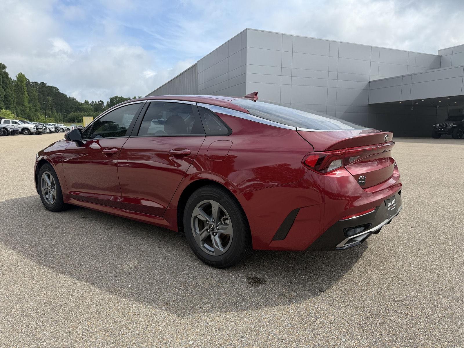 Used 2021 Passion Red Tintcoat Kia LXS image 4