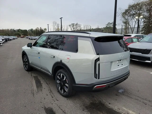 New 2027 Ivory Silver Kia S image 3