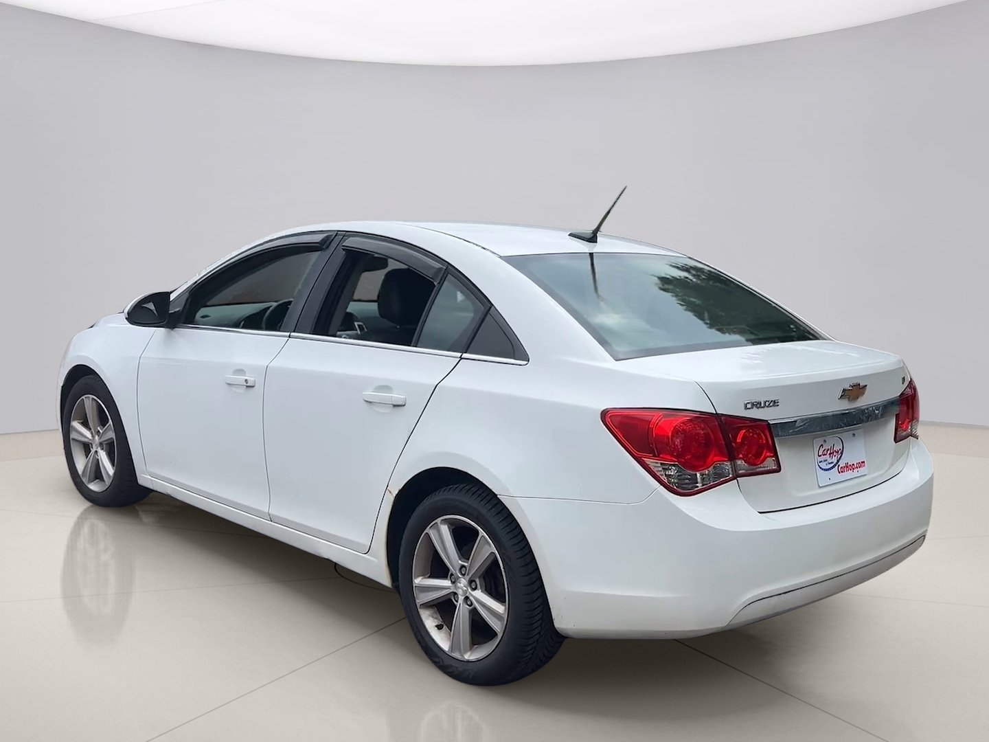 Used 2014 White Chevrolet 2LT image 3