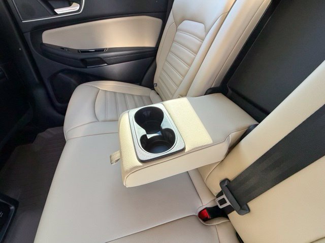 Used 2019 Red Ford SEL image 18