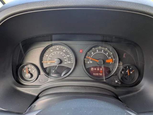 Used 2014 Bright White Clearcoat Jeep Sport image 23