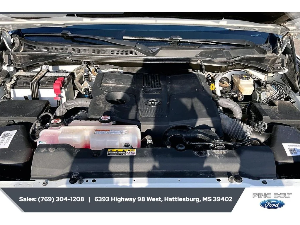 Used 2023 Ice Cap Toyota SR5 image 9