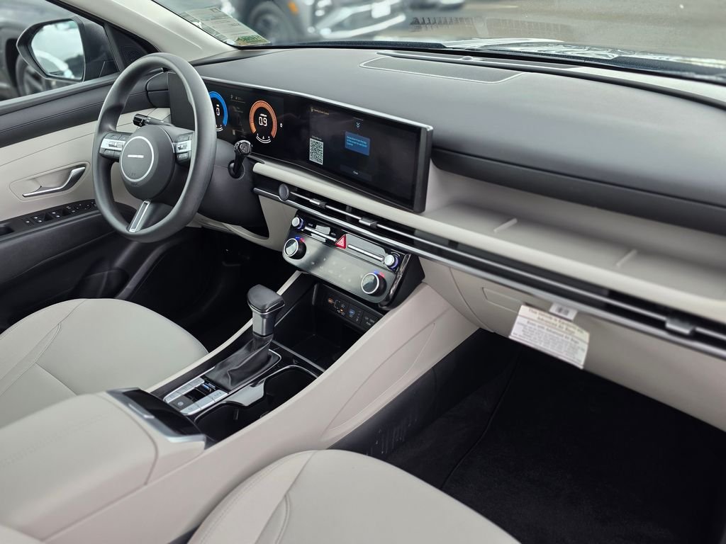 Certified Used 2025 Black Hyundai SEL image 9
