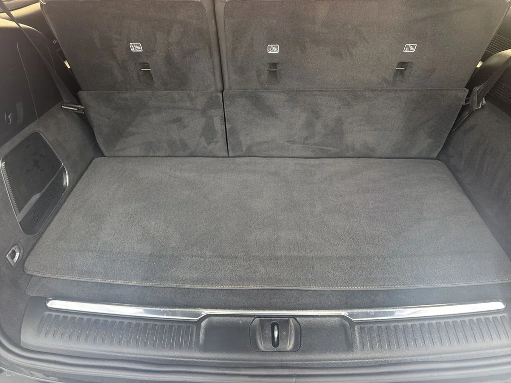 Used 2023 Black Jeep Series III image 18