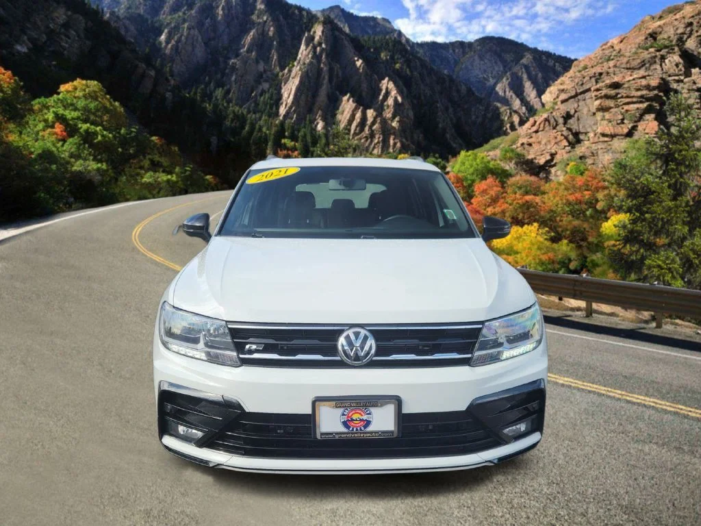 Used 2021 White Volkswagen 2.0T SE R-Line Black image 6