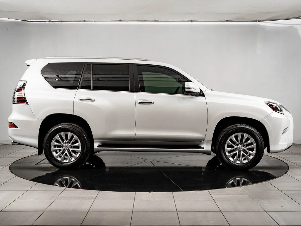 Used 2023 White Pearl Lexus 460 image 6