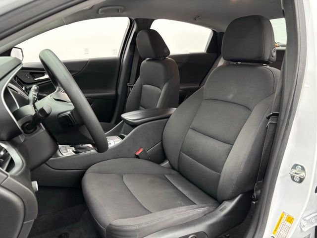 Used 2024 Summit White Chevrolet LT image 17