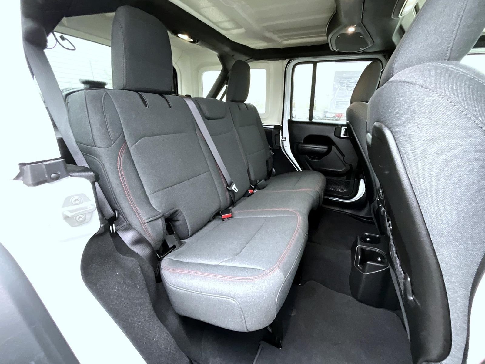 Used 2025 White Jeep Rubicon image 19