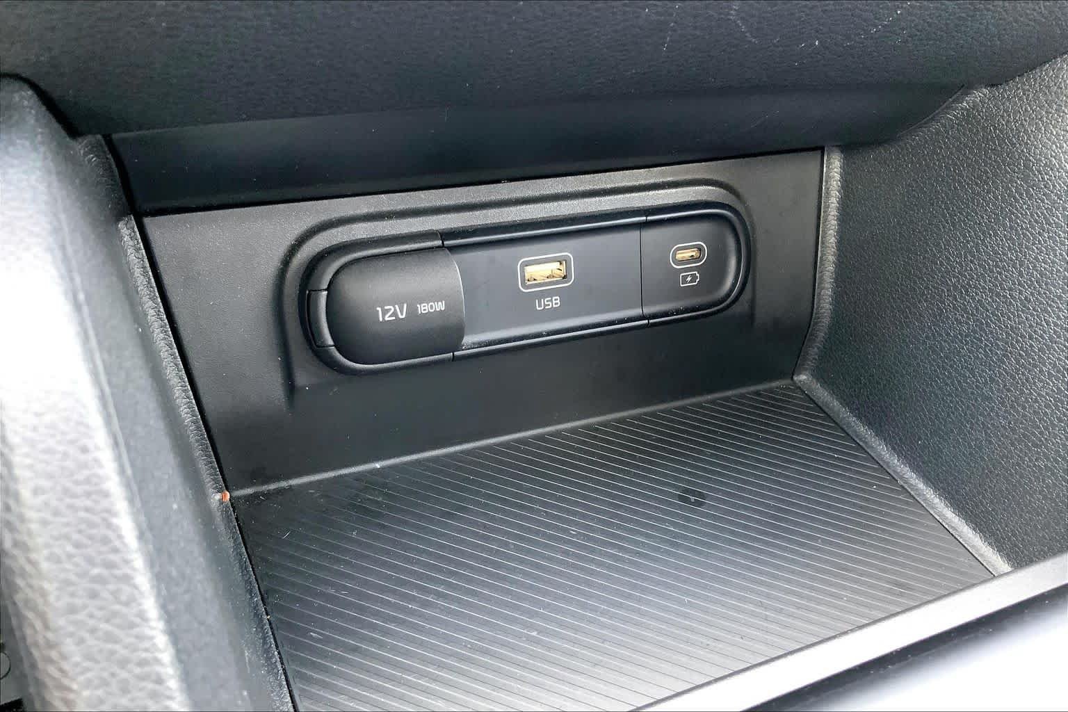 Used 2025 Everlasting Silver Kia LX image 34