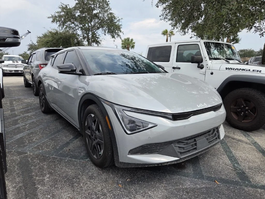 Used 2026 Wolf Gray Kia Light Long Range image 2