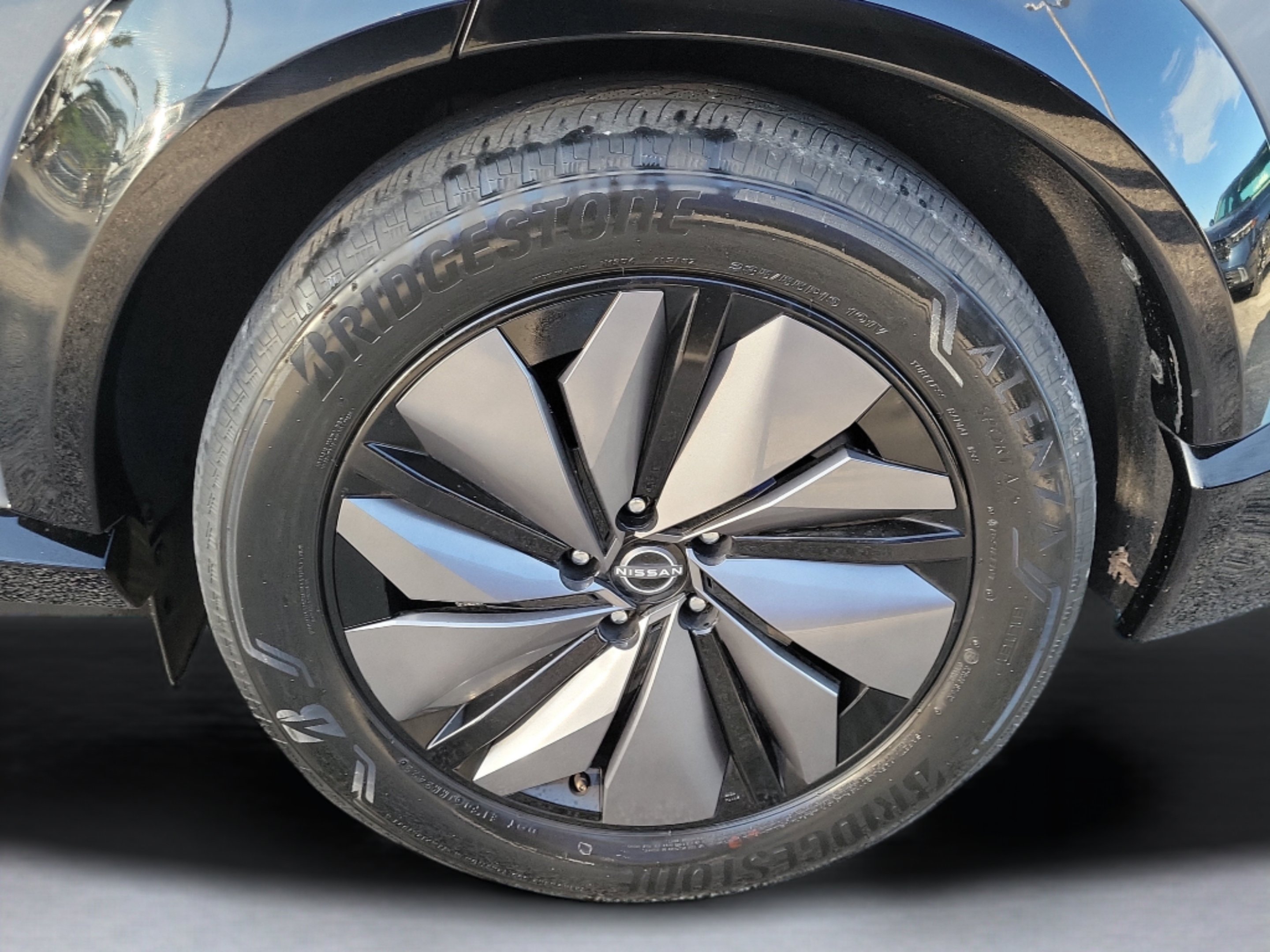 Used 2024 Boulder Gray Pearl Nissan ENGAGE+ e-4ORCE image 8