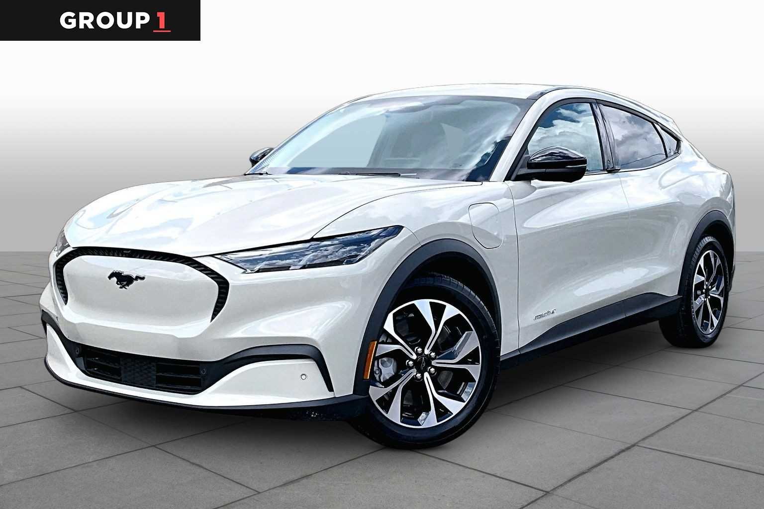 2025 Ford Mustang-Mach-e Select's photo